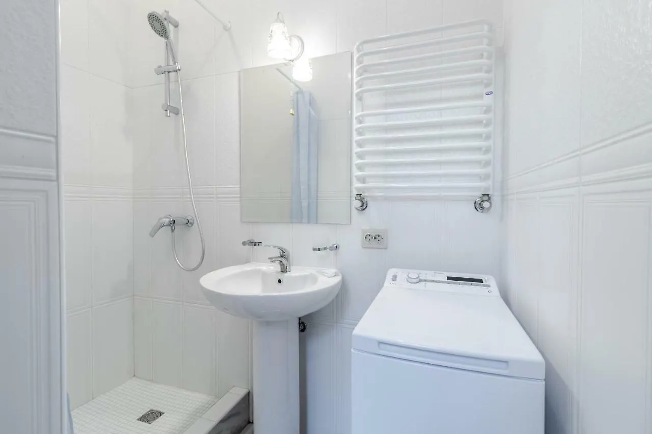 Relax Apartment Lviv 0*,